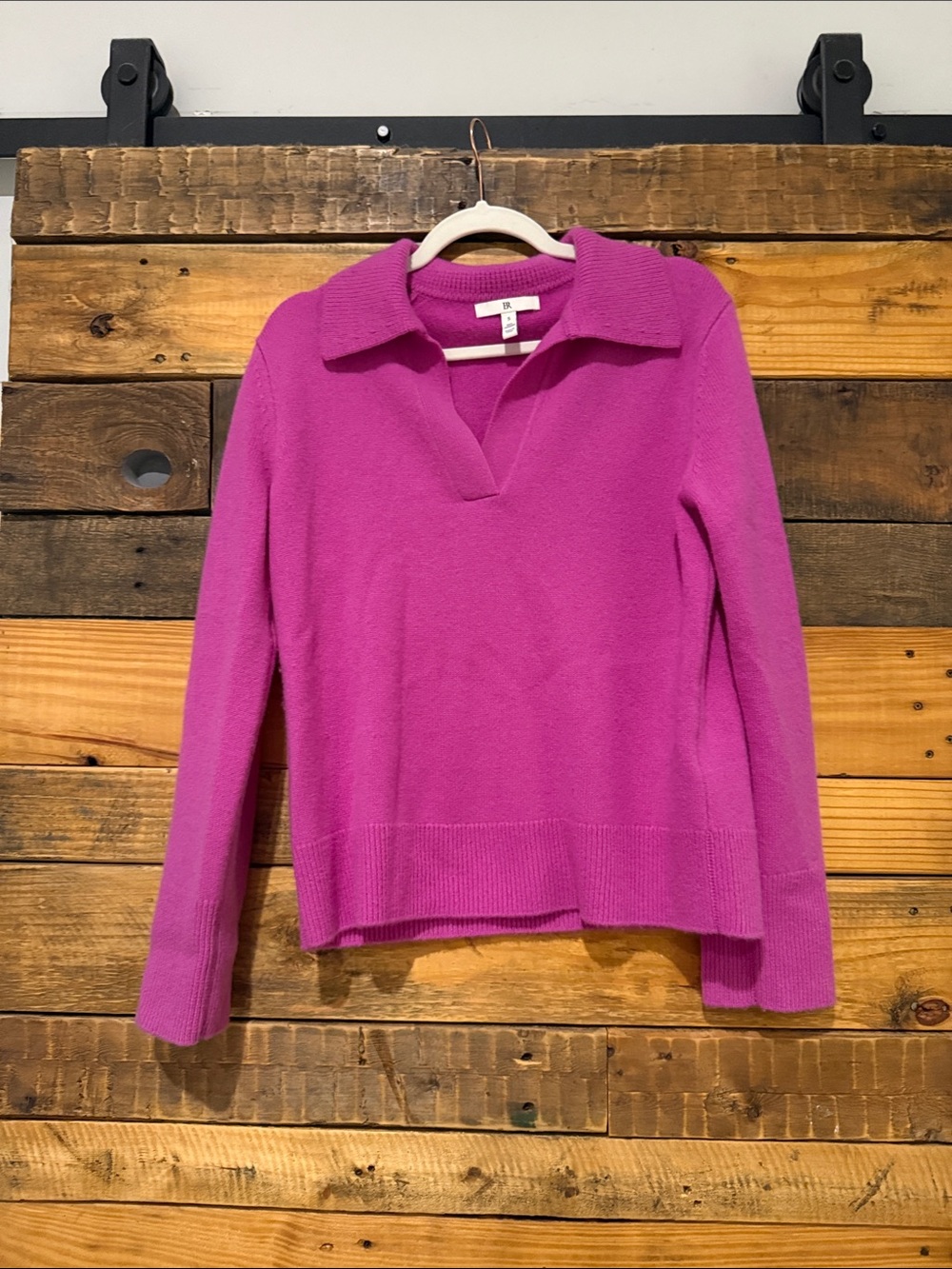 Banana Republic Fuchsia Cashmere open neck collar